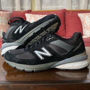 New Balance 990v5 black
